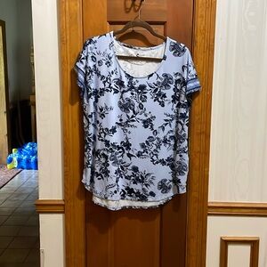 Light blue and navy top size 1X